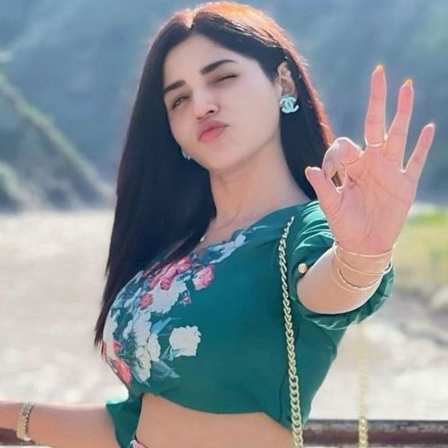 Riya Escorts